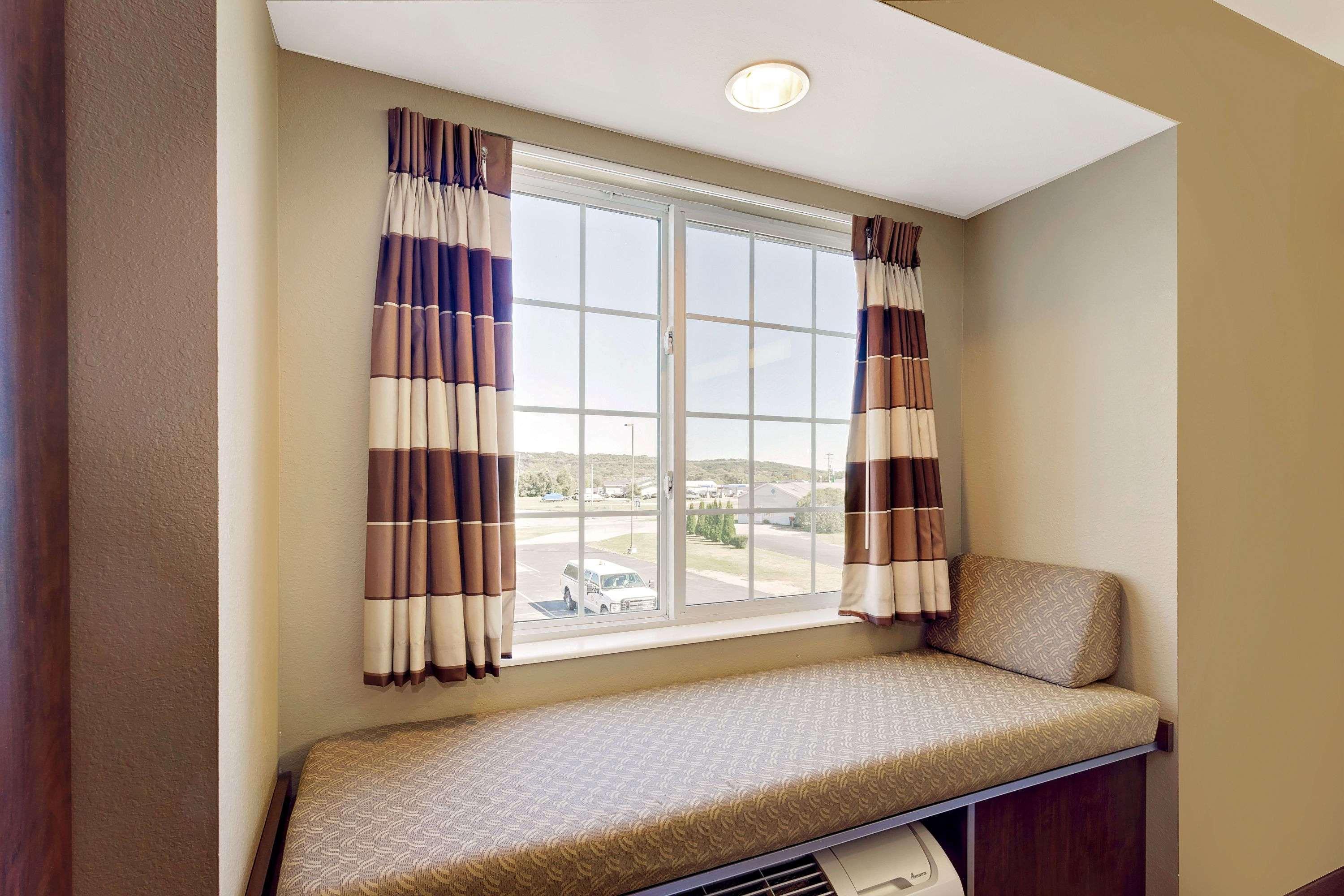 Microtel Inn&Suites by Wyndham Prairie du Chien Extérieur photo